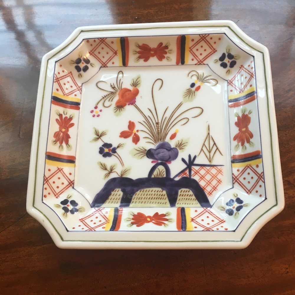 Andrea by Sadek 8” squarish china bowl in vivid colors, great design